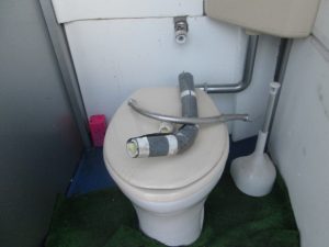 水洗トイレの破損状況